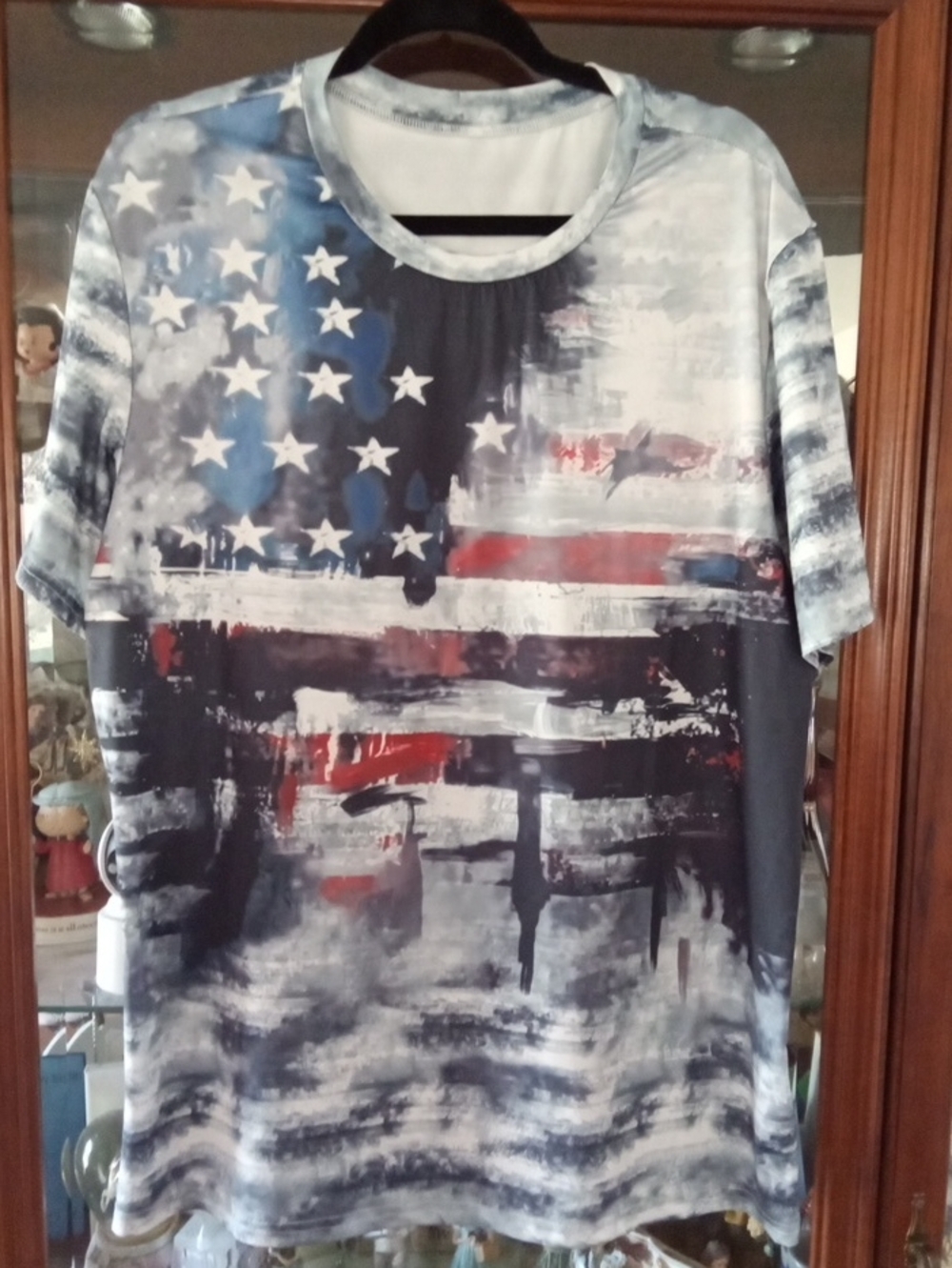 Men's Short-Sleeve Flag Graphic Tee - Blue, White & Red